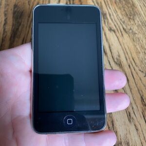 Used iPod Touch 2nd gen (?) 32GB